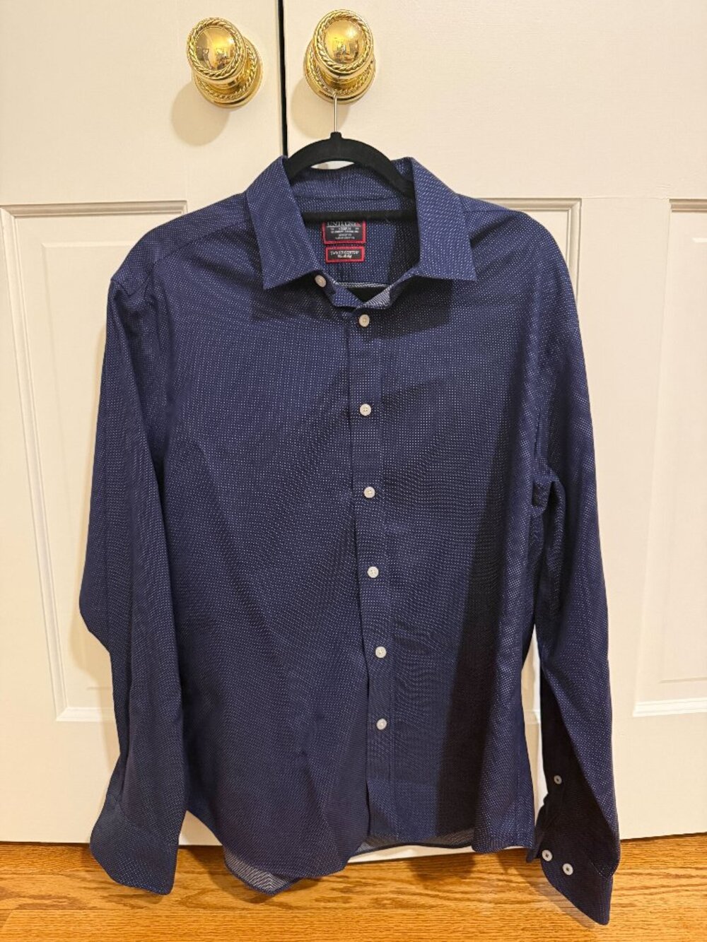 UNTUCKit Miocene Navy Dot Relaxed Fit Wrinkle Free Shirt Medium Two Ply Cotton